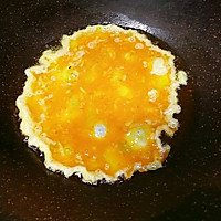 虾酱炒鸡蛋的做法图解3