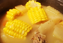 萝卜山药玉米猪骨汤的做法