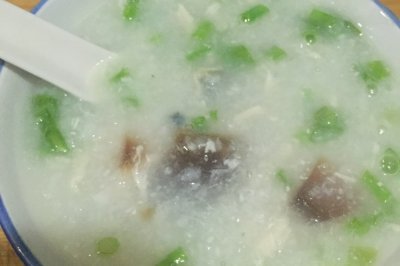 皮蛋瘦肉粥(煮20分钟即可)