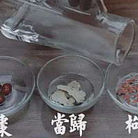 暖胃花雕鸡——汤店的做法图解1