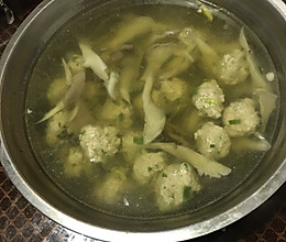 平菇肉圆汤的做法