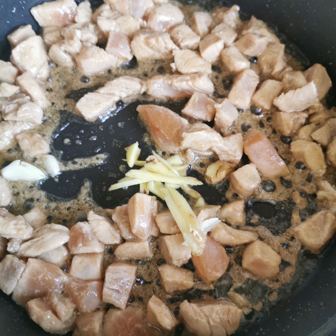 大厨教你临沂炒鸡做法，简单家常实用，每次炒一大盘都不够吃 - 哔哩哔哩