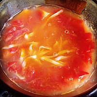 宝宝爱吃面之番茄牛肉面的做法图解2
