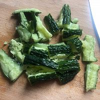凉拌腐竹黄瓜的做法图解2
