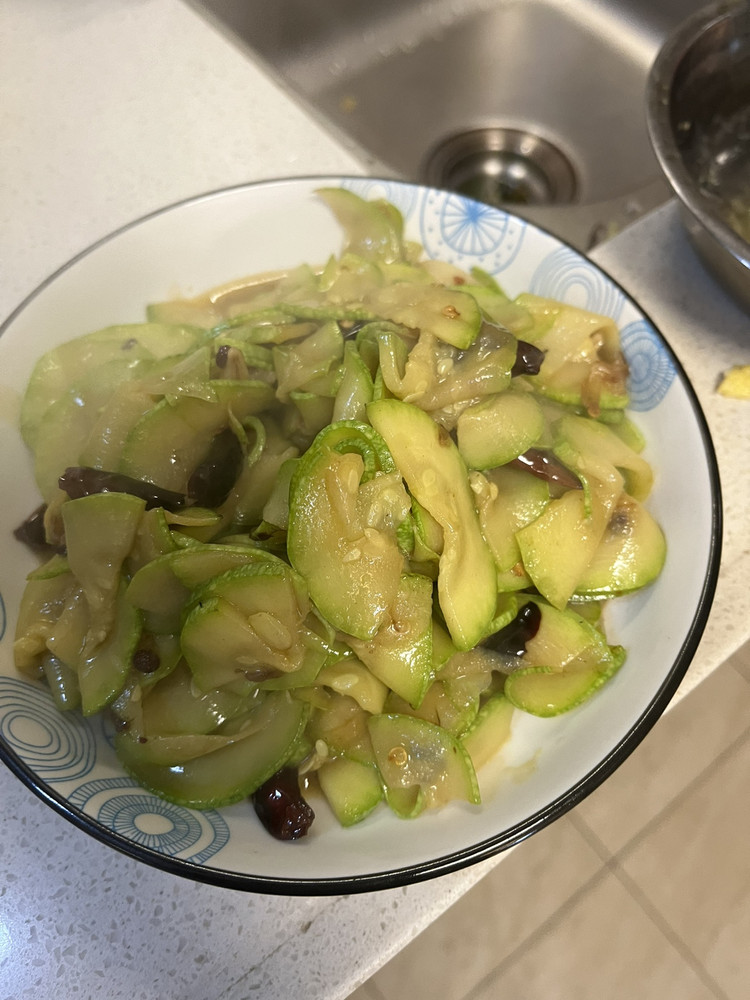 酸辣西葫芦的做法