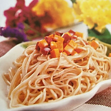 南瓜奶油香拌面