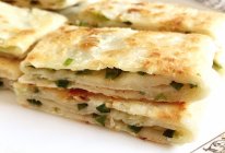 简单几步做出美味葱花油饼的做法