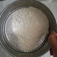6寸牛奶戚风蛋糕的做法图解3