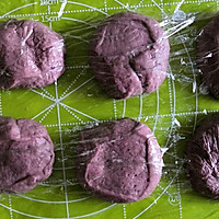 紫色梦幻|紫薯麻薯肉松软欧包的做法图解8