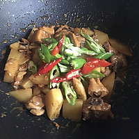 土豆烧鸡腿的做法图解7