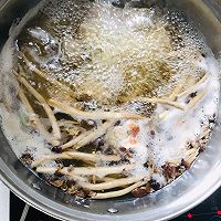 零失手煲汤——茶树菇瘦肉汤的做法图解6