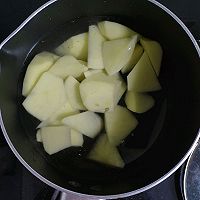 #葱伴侣豆瓣酱能蘸善炒#酱香土豆的做法图解3