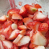 美容养颜~~草莓酸奶饮的做法图解1