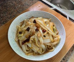 家常版酸辣白菜的做法