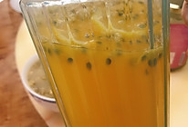 蜂蜜柠檬百香果汁的做法