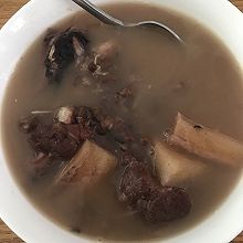 赤小豆粉葛鲫鱼汤