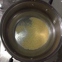 奶香小米燕麦粥的做法图解2