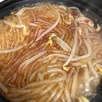 砂锅酸辣粉的做法图解3