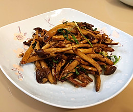 茶树菇炒肉丝的做法