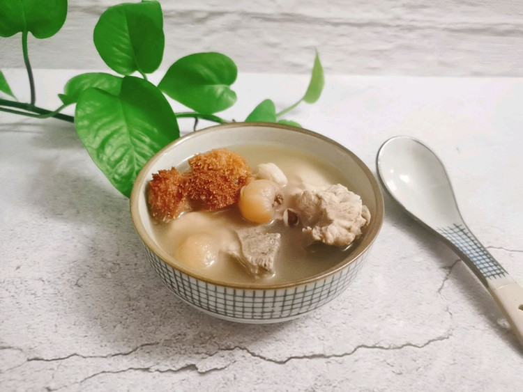 猴头菇芡实龙骨汤的做法