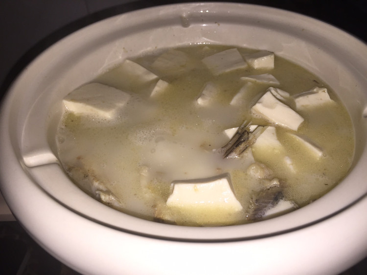 鱼头豆腐汤的做法