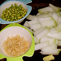 清新瘦身菜——虾皮毛豆烧冬瓜的做法图解1