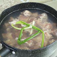 梅酱排骨的做法图解2