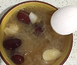 红枣百合银耳莲子汤的做法
