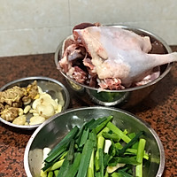 土豆焖鹅的做法图解1