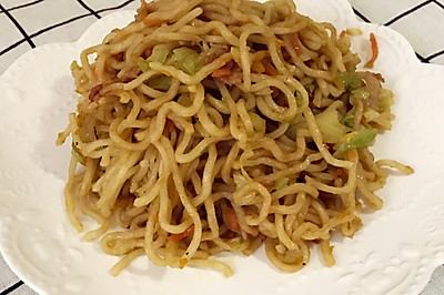 培根蔬菜炒面