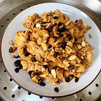 金牌豆豉蒸肥肠的做法图解5