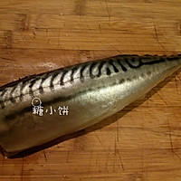 【黑椒盐烤鲭鱼Mackerel】附：内脏清理及鱼肉分片的做法图解5