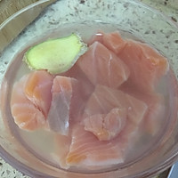 宝宝辅食自制鱼肉肠的做法图解1