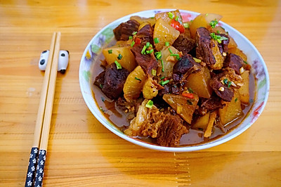 萝卜炖牛腩