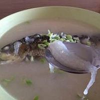 下奶燕窝—鲫鱼燕窝汤的做法图解3