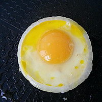 洋葱煎蛋的做法图解1