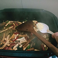 酱油豆干炒肉的做法图解11