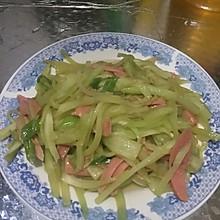 莴笋炒香肠