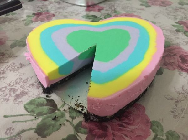 酸奶彩虹慕斯蛋糕