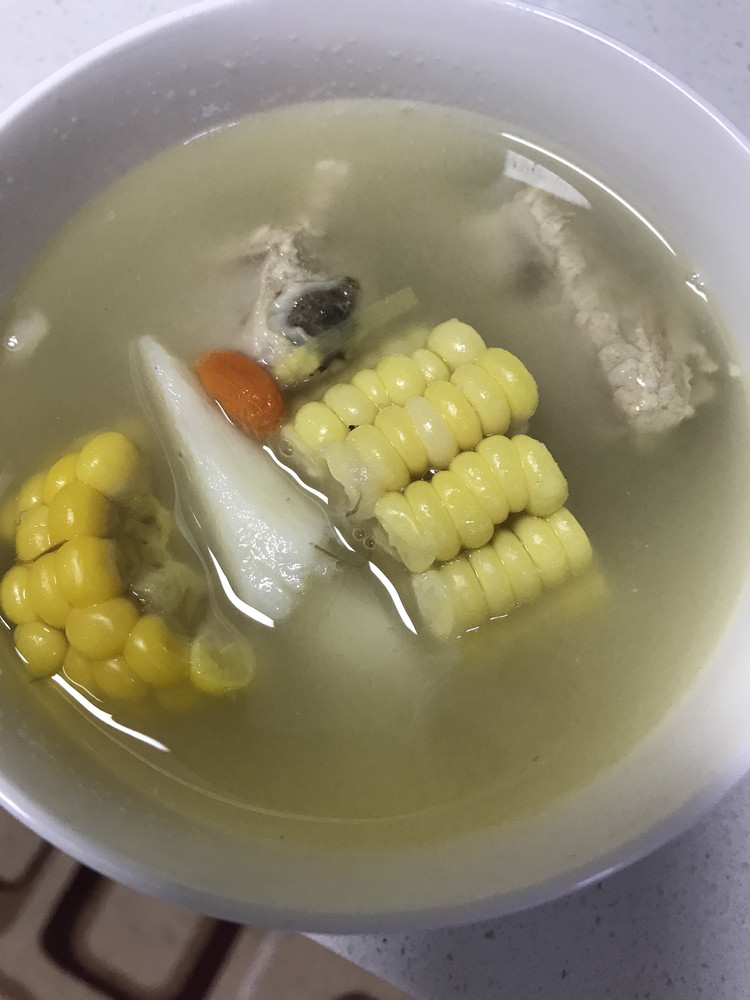 山药玉米排骨汤的做法