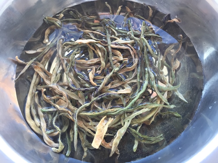 干豆角炖牛肉的做法图解1