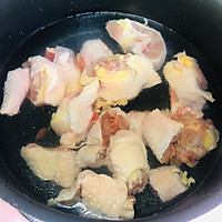 鸡肉香菇炖土豆的做法图解1