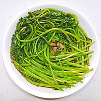 8分钟快手菜：清炒蒜蓉茼蒿/蒿子杆的做法图解8