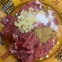 葱爆牛肉的做法图解1