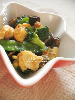 时蔬炒虾仁