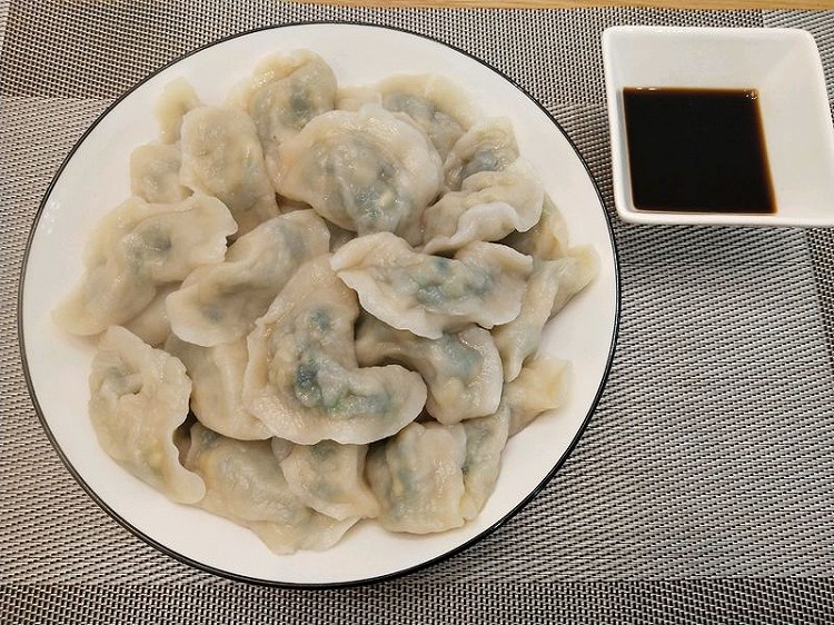 虾仁韭菜鸡蛋饺子的做法