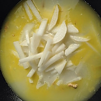 海参萝卜条汤的做法图解5