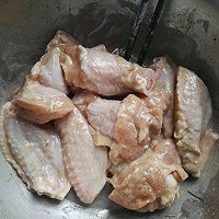 香酥炸鸡翅的做法图解3