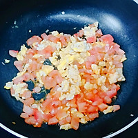 10M+番茄鸡蛋面：宝宝辅食营养食谱菜谱的做法图解4