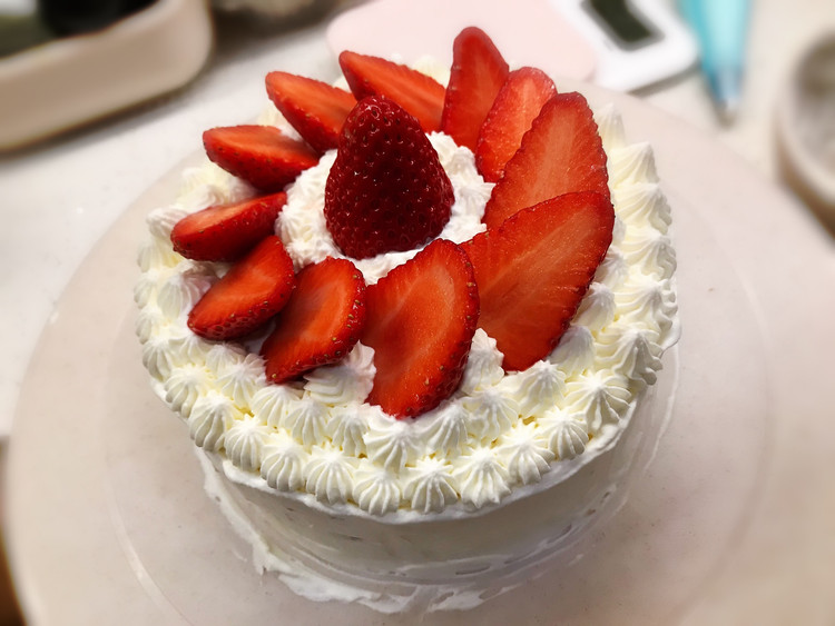 自制草莓蛋糕的做法